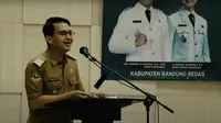 Menjabat Wakil Bupati, Ini 6 Potret Sahrul Gunawan Naik Vespa Saat Berdinas (Sumber: YouTube/Sahrul Gunawan Official)