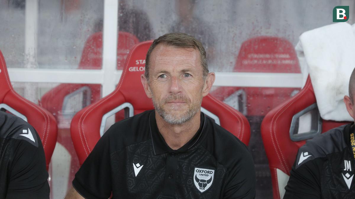 Pelatih Oxford United Ungkap Pengalaman Timnya Bermain di Indonesia: Adaptasi Cuaca Panas, Lama-Lama Menikmati