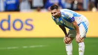 Ekspresi kecewa pemain Argentina, Lionel Messi setelah gagal mencetak gol ke gawang Kanada pada laga Grup A Copa America 2024 di Mercedes-Benz Stadium, Atlanta, Georgia, Jumat (21/06/2024). (AFP/Hector Vivas)