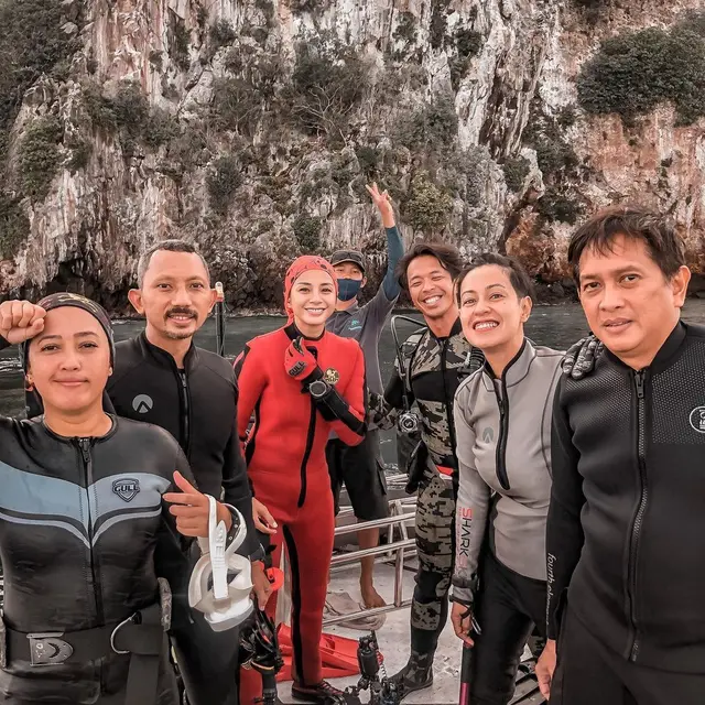 Momen Kirana Larasati Saat Diving. (Sumber: Instagram/kiranalarasti)