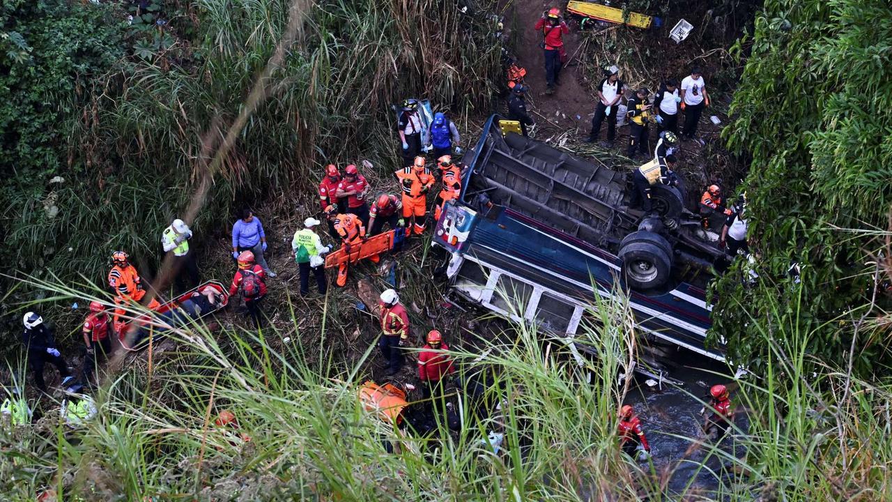 Bus masuk jurang di Guatemala
