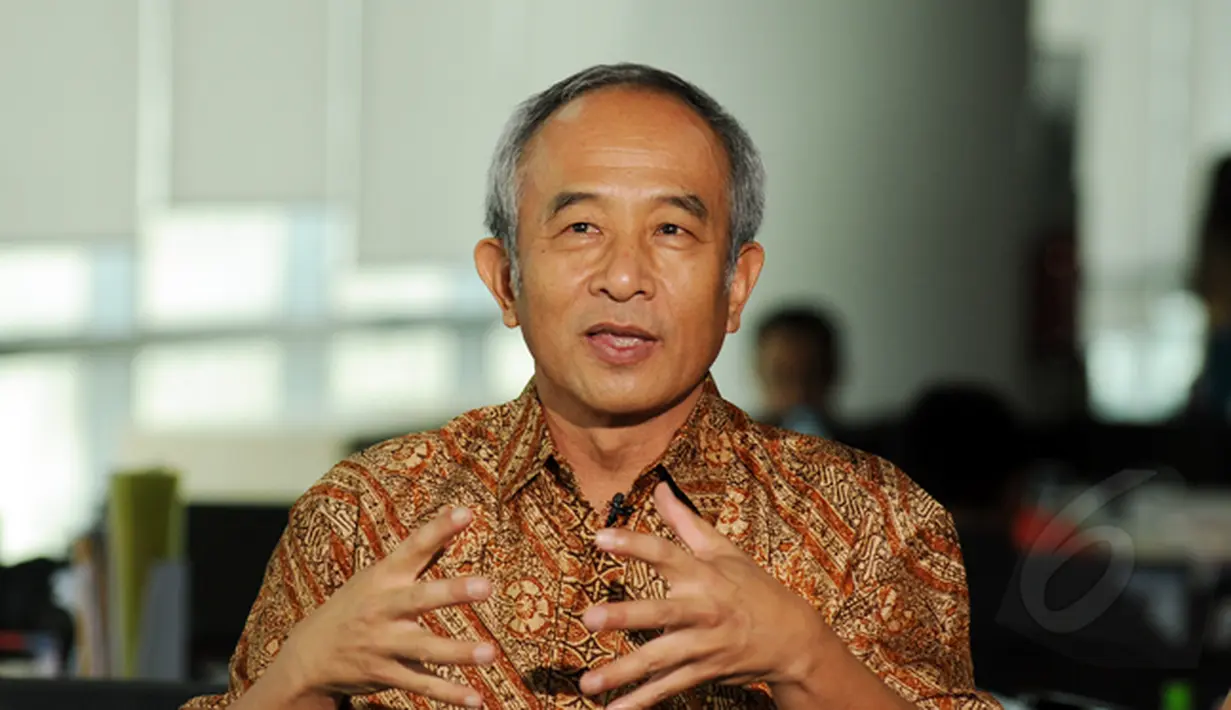Mantan Direktur Informasi Pers TETO, Tommy Lee bercerita seputar pengalamannya selama bertugas di Indonesia saat sesi wawancara khusus di ruang redaksi Liputan6.com di kawasan Senayan, Jakarta, Selasa (27/1/2015). (Liputan6.com/Helmi Fithriansyah)