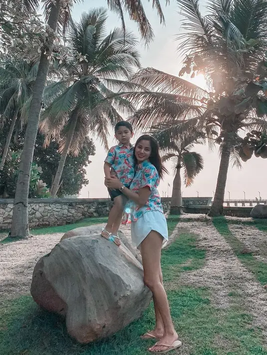 <p>Kirana Larasati (Instagram/kiranalarasati)</p>