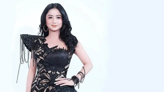 Dewi Perssik