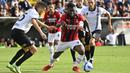 Franck Kessie merupakan pemain yang memiliki banyak kesamaan dengan Jordan Henderson. Ia telah melakukan pekerjaan hebat di AC Milan dengan mencetak 6 gol dan dan1 assist dalam 28 penampilannya. Kessie diketahui akan menjadi agen bebas musim panas ini. (AFP/Alberto Pizzoli)