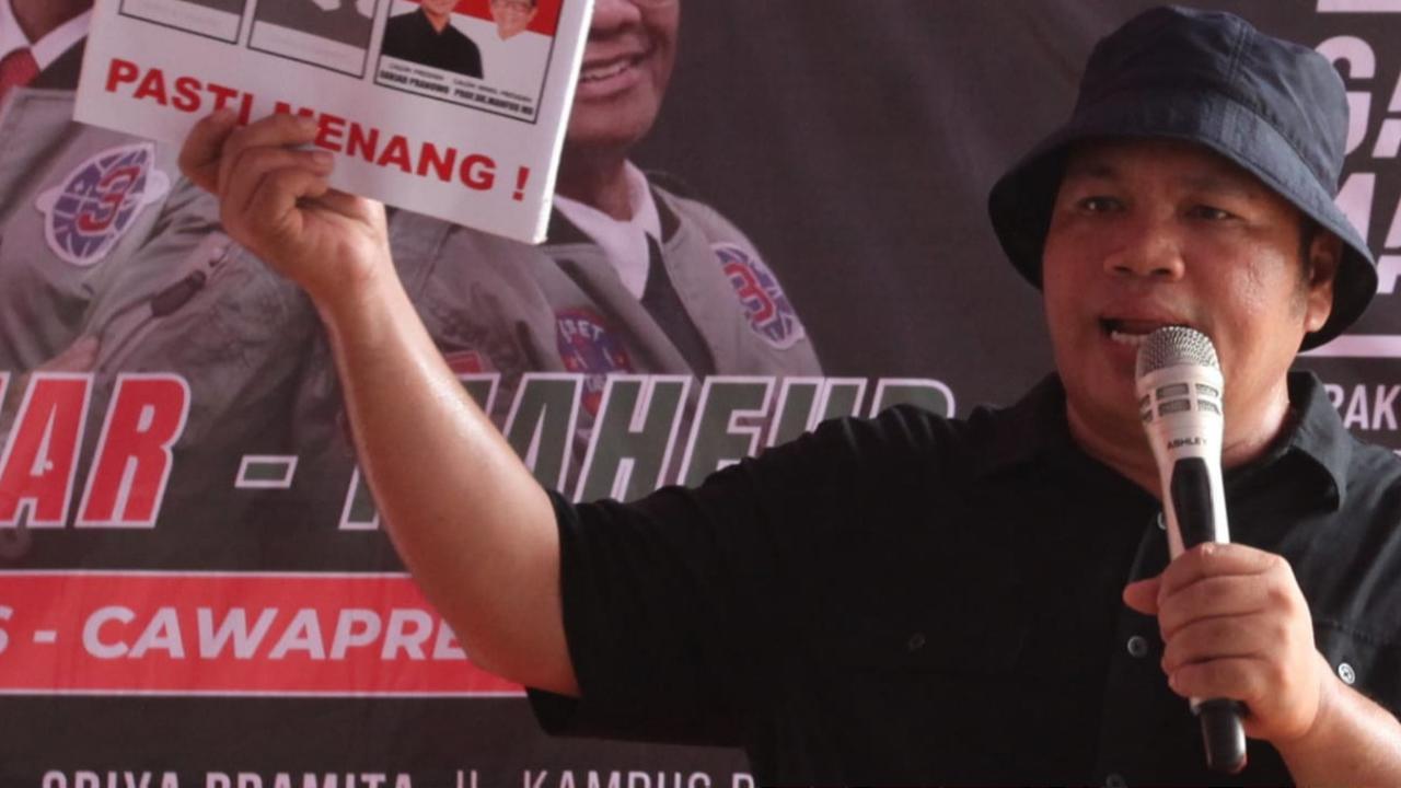 Wakil ketua Tim Pemenangan Nasional Ganjar-Mahfud, Mustar Bona Ventura terus menggalang suara dengan melakukan sosialisasi pencoblosan kepada masyarakat.