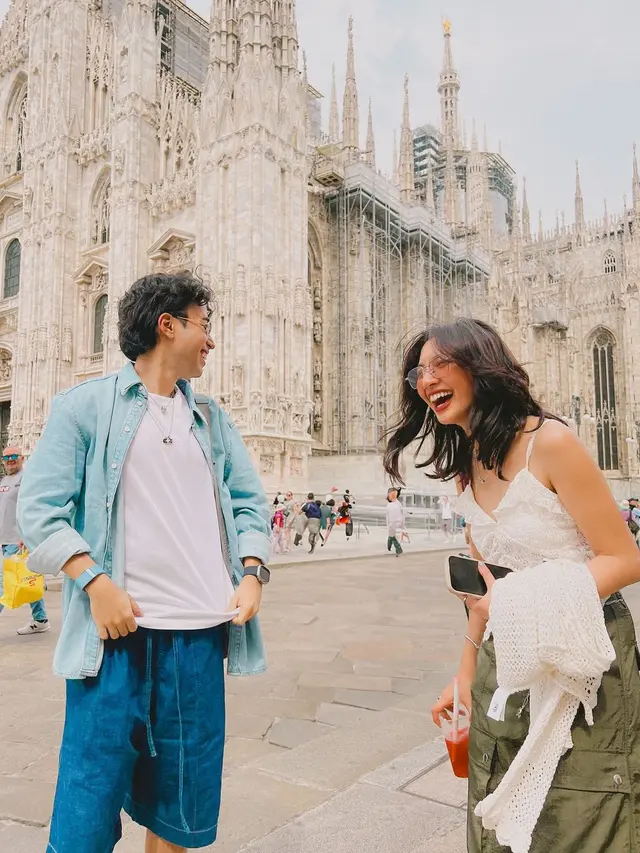 Vidi Aldiano dan Sheila Dara liburan bareng (Instagram/vidialdiano)