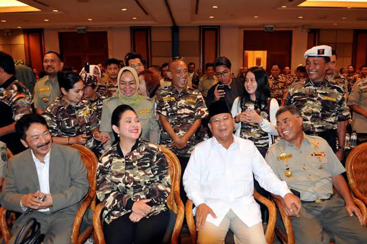 Prabowo Cipika Cipiki dengan Titiek Soeharto