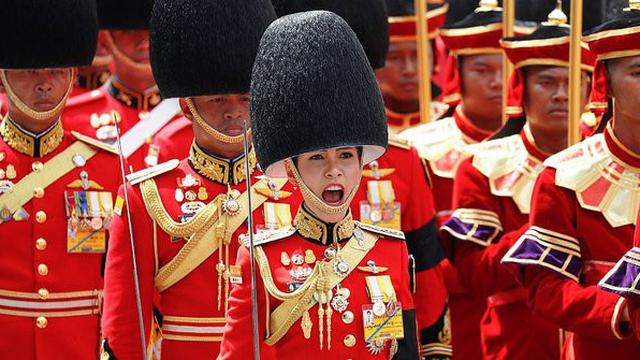 Raja Thailand Vajiralongkorn dan Ratu Suthida