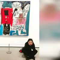 Duck face jadi pose andalan Raline Shah