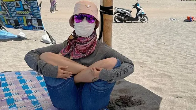 Inul Daratista saat ini sedang berlibur di Yogyakarta, penampilannya pun jadi perbincangan publik