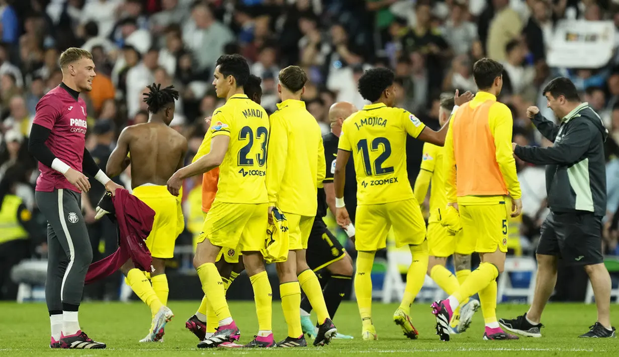 <p>Villarreal kembali samakan skor lewat Jose Luis Morales menjadi 2-2. Samuel Chukwueze pastikan kemenangan Villarreal usai manfaatkan umpan Alex Baena sehingga skor menjadi 3-2. (AP Photo/Jose Breton)</p>
