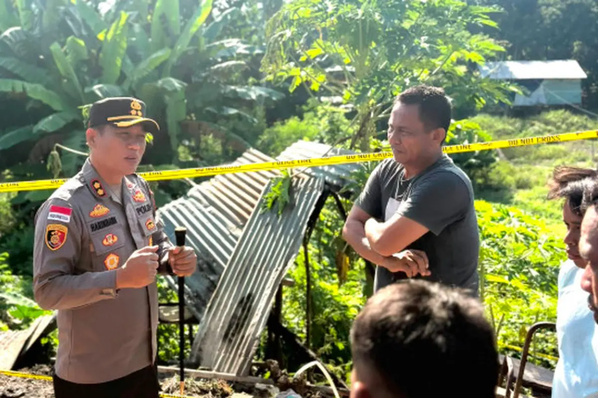 Kapolres Sumba Timur Tinjau Lokasi Kebakaran