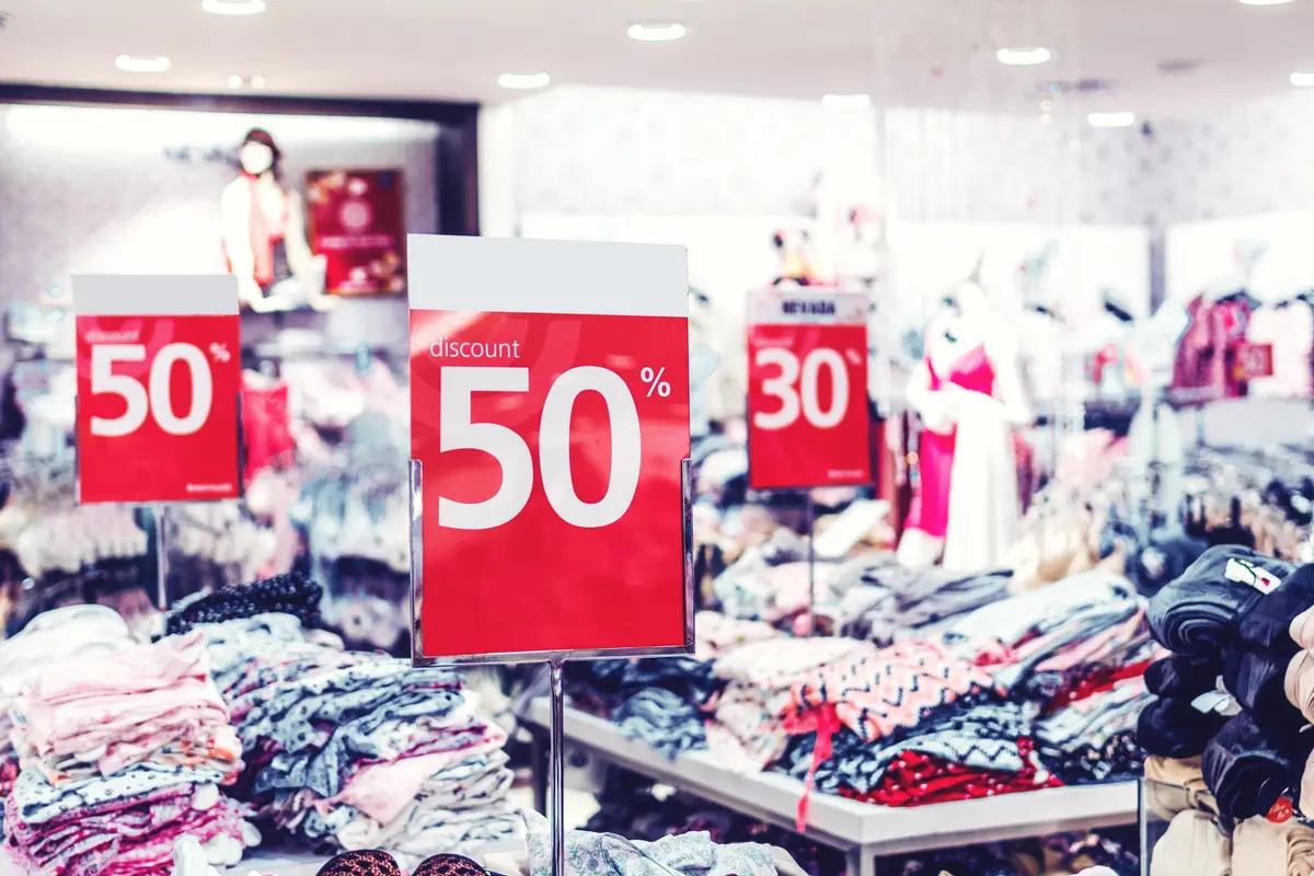 ilustrasi tips belanja online dengan voucher online/pexels