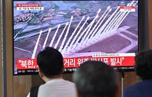 FOTO: Siaran Langsung Korea Utara Saat Melepas Tembakan Rudal-Rudal Balistik ke Jepang