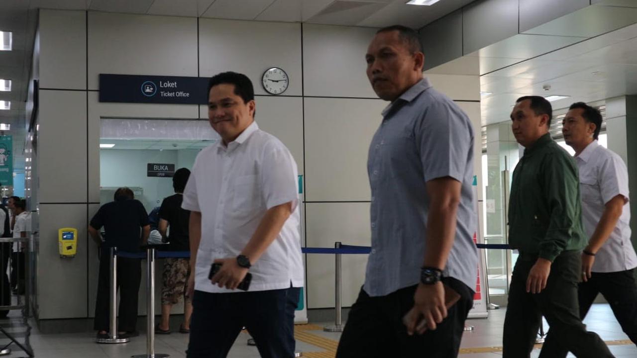 Sejumlah pejabat negara dan pimpinan partai politik tampak telah hadir di Statiun MRT Lebak Bulus.