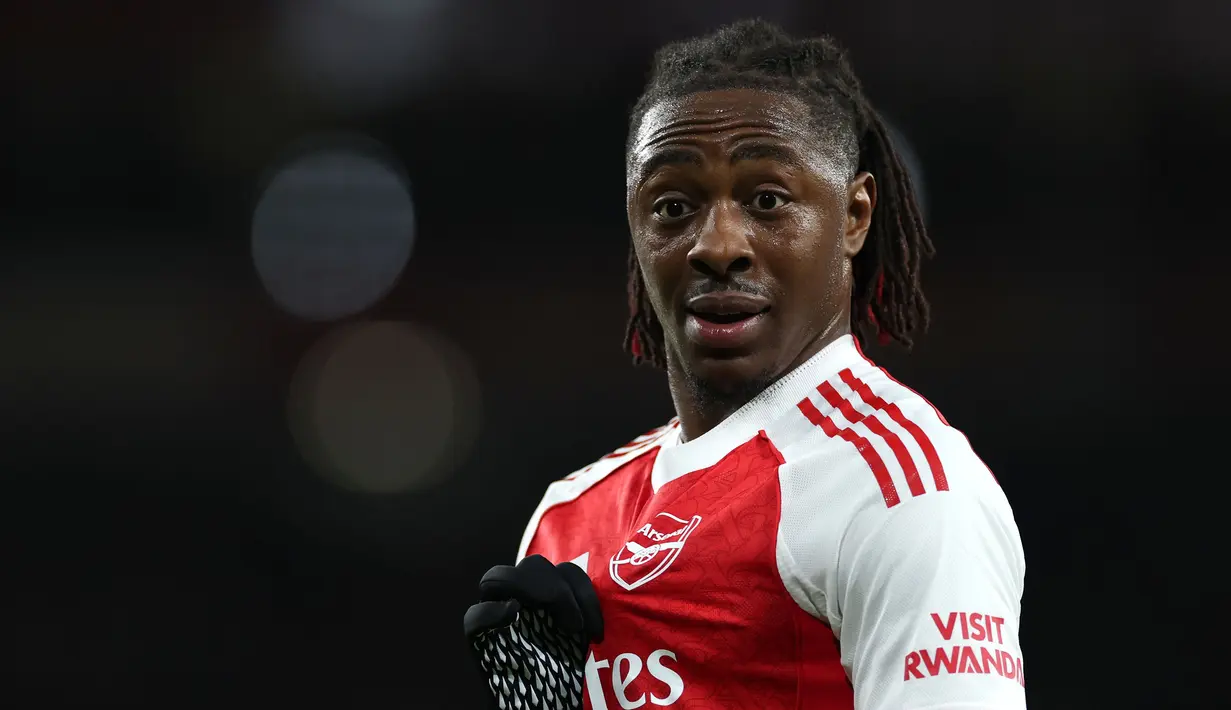 Eberechi Eze menjadi keran gol Arsenal pada menit ke-36 setelah tendangan kerasnya dari luar kotak penalti tak mampu dibendung penjaga gawang Bayer Leverkusen. (AP Photo/Ian Walton)
