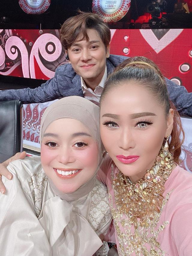 Unggahan Inul Daratista bareng Lesti Kejora dan Rizky Billar. (Foto: Instagram @inul.d)