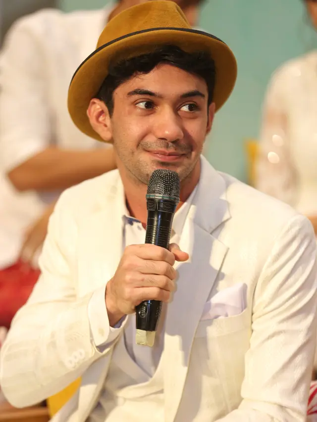 [Fimela] Reza Rahadian