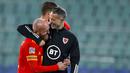 Pemain Wales, Jonny Williams, merayakan kemenangan bersama pelatih Ryan Giggs usai mencetak gol ke gawang Bulgaria pada laga UEFA Nations League di Stadion Vassil Levski, Kamis (15/10/2020). Wales menang dengan skor 1-0. (AP Photo/Anton Uzunov)