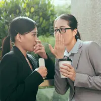 Ilustrasi perempuan begosip/copyrightshutterstock/PR Image Factory