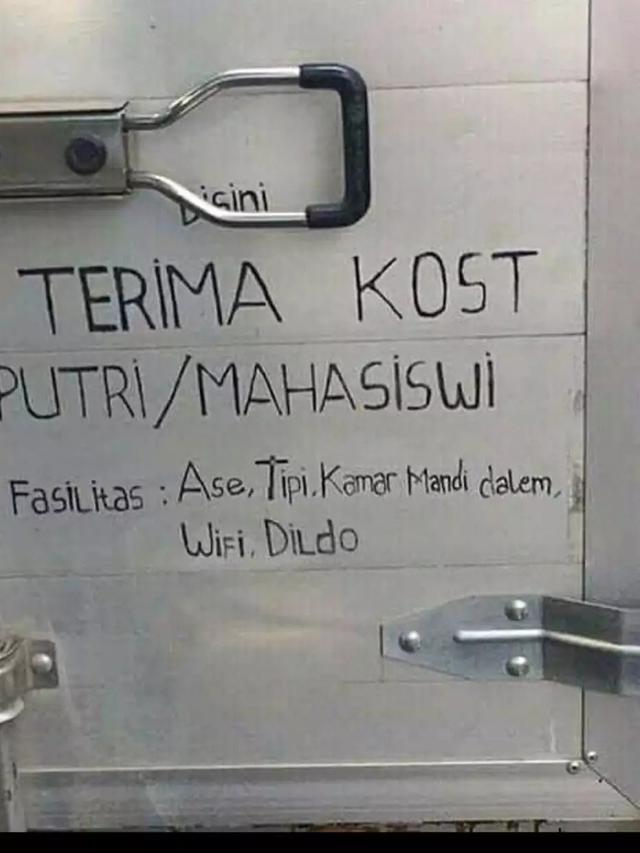 6 Tulisan Typo di Pengumuman Terima Kos Ini Maknanya Bikin Mikir Keras