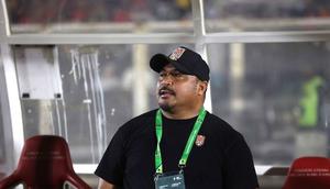 Imran Nahumarury saat melatih Malut United (c) Muhammad Iqbal Ichsan