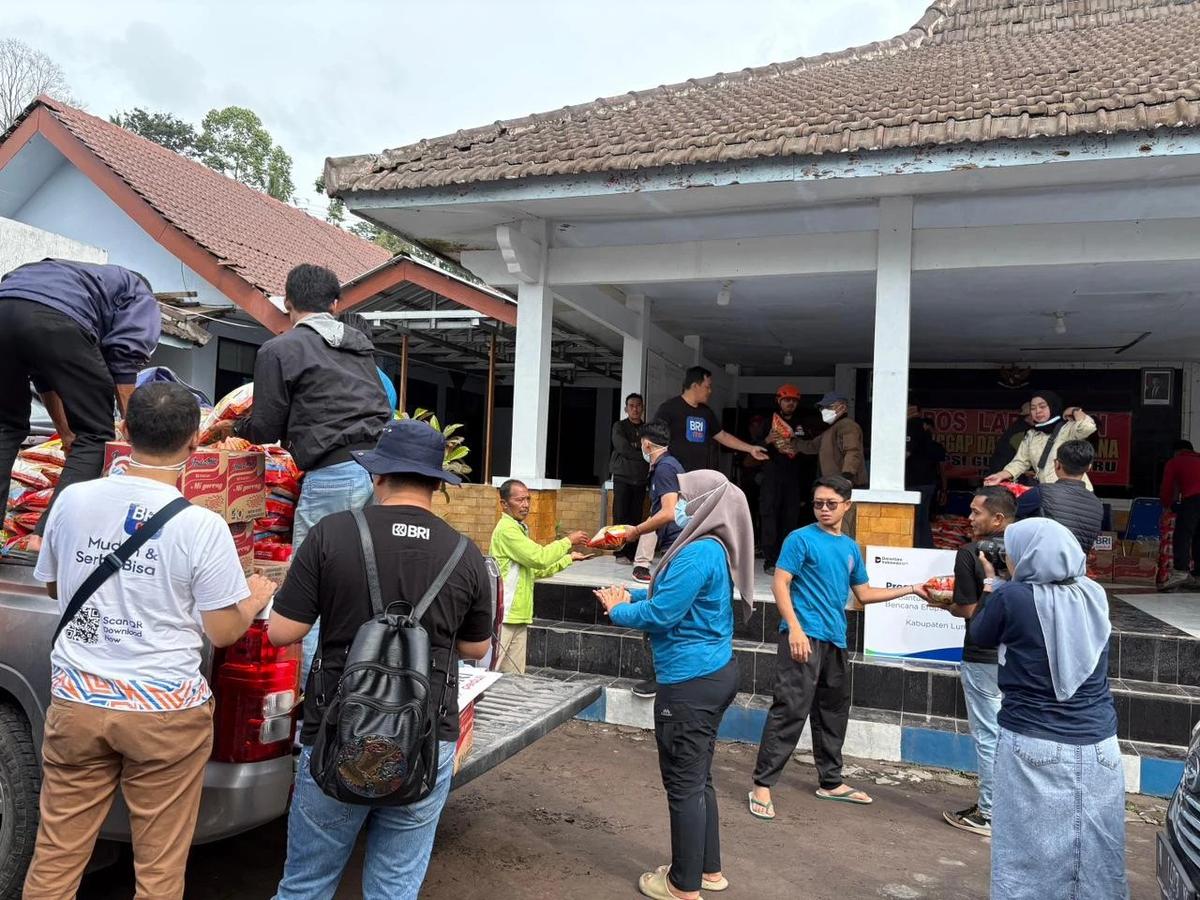 BRI Peduli Salurkan Bantuan bagi Warga Terdampak Erupsi Semeru