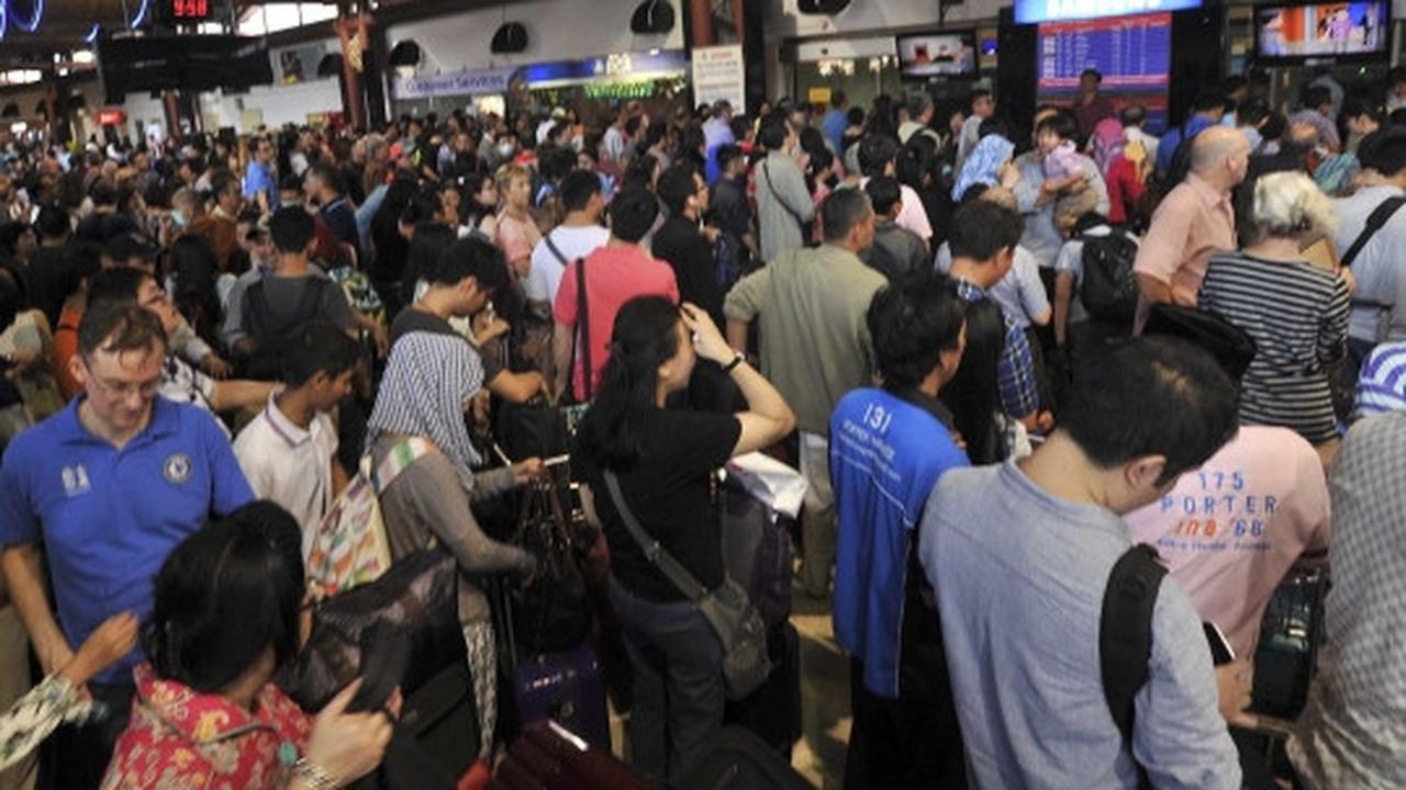 Imbas kebakaran, penumpang menumpuk di Terminal 2D Soekarno-Hatta