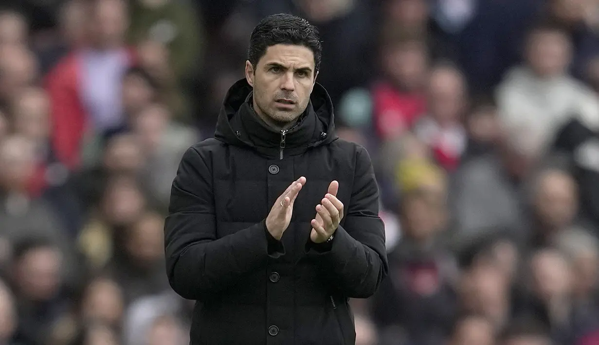 <p>Pelatih kepala Arsenal, Mikel Arteta saat laga pekan ke-29 Liga Inggris 2022/2023 melawan Leeds United di Emirates Stadium, London, Minggu (02/04/2023) dini hari WIB. The Gunners menang dengan skor 4-1. (AP Photo/Kin Cheung)</p>