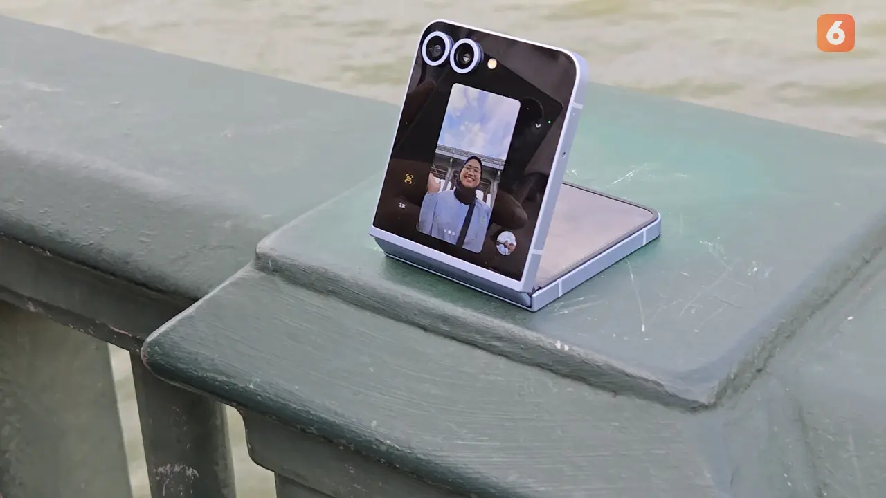Fitur Auto Zoom di Samsung Galaxy Z Flip6