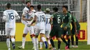 Pemain Argentina Joaquin Correa (ketiga kiri) merayakan golnya ke gawang Bolivia pada pertandingan kualifikasi Piala Dunia 2022 di La Paz, Bolivia, Selasa (13/10/2020). Argentina puncaki klasemen kualifikasi Piala Dunia 2022 zona Conmebol usai menundukkan Bolivia 2-1. (Martin Alipaz/Pool via AP)