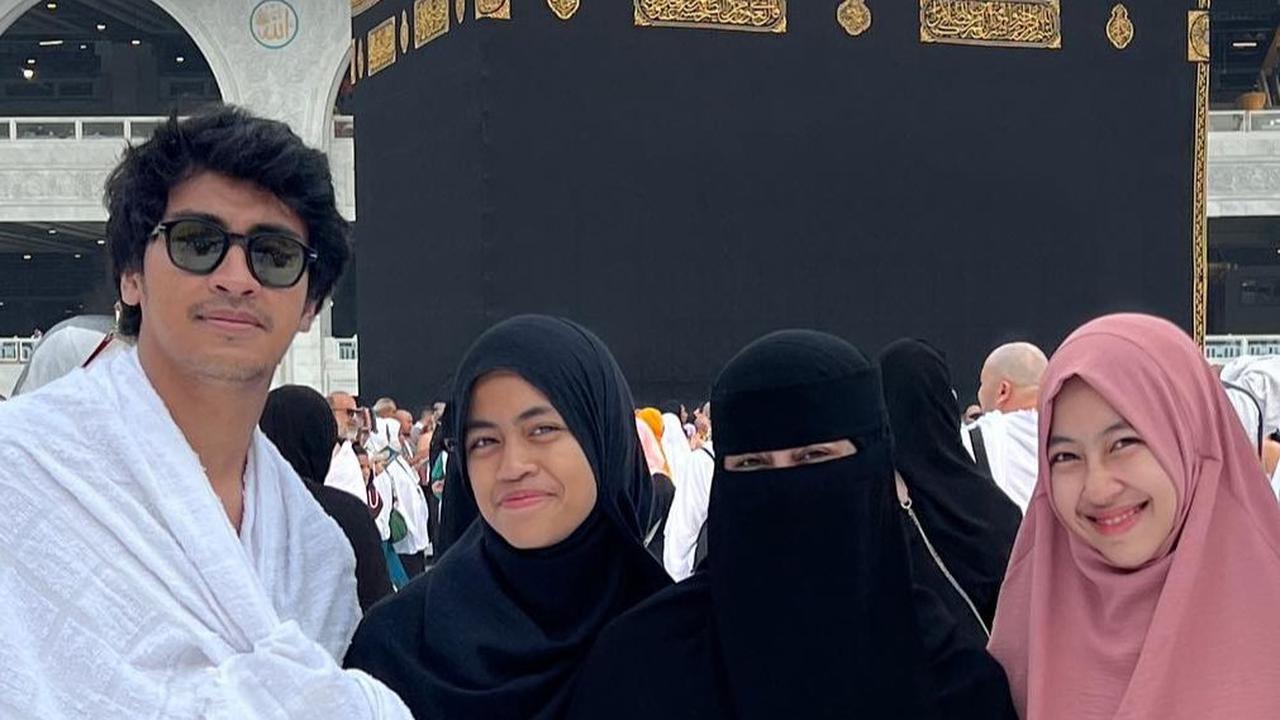 Foto-Foto Rukunnya Keempat Anak Umi Pipik, Sibling Goals Idaman