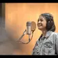 Andien mengisi mini album Lagu Baru Dari Masa Lalu - Volume 1