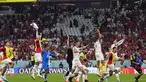 Para pemain Maroko melakukan selebrasi usai pertandingan melawan Kanada pada grup F Piala Dunia 2022 di Stadion Al Thumama di Doha, Qatar, Kamis (1/12/2022). Maroko menang tipis atas Kanada dengan skor 2-1. (AP Photo/Manu Fernandez)