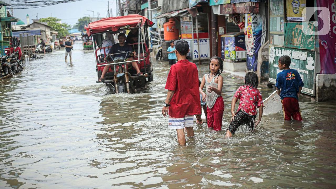 "Puncak pasang maksimum terjadi pada pukul 20.00 sampai 24.00 WIB," kata Isnawa dalam keterangan tertulis, dikutip Senin (20/5).