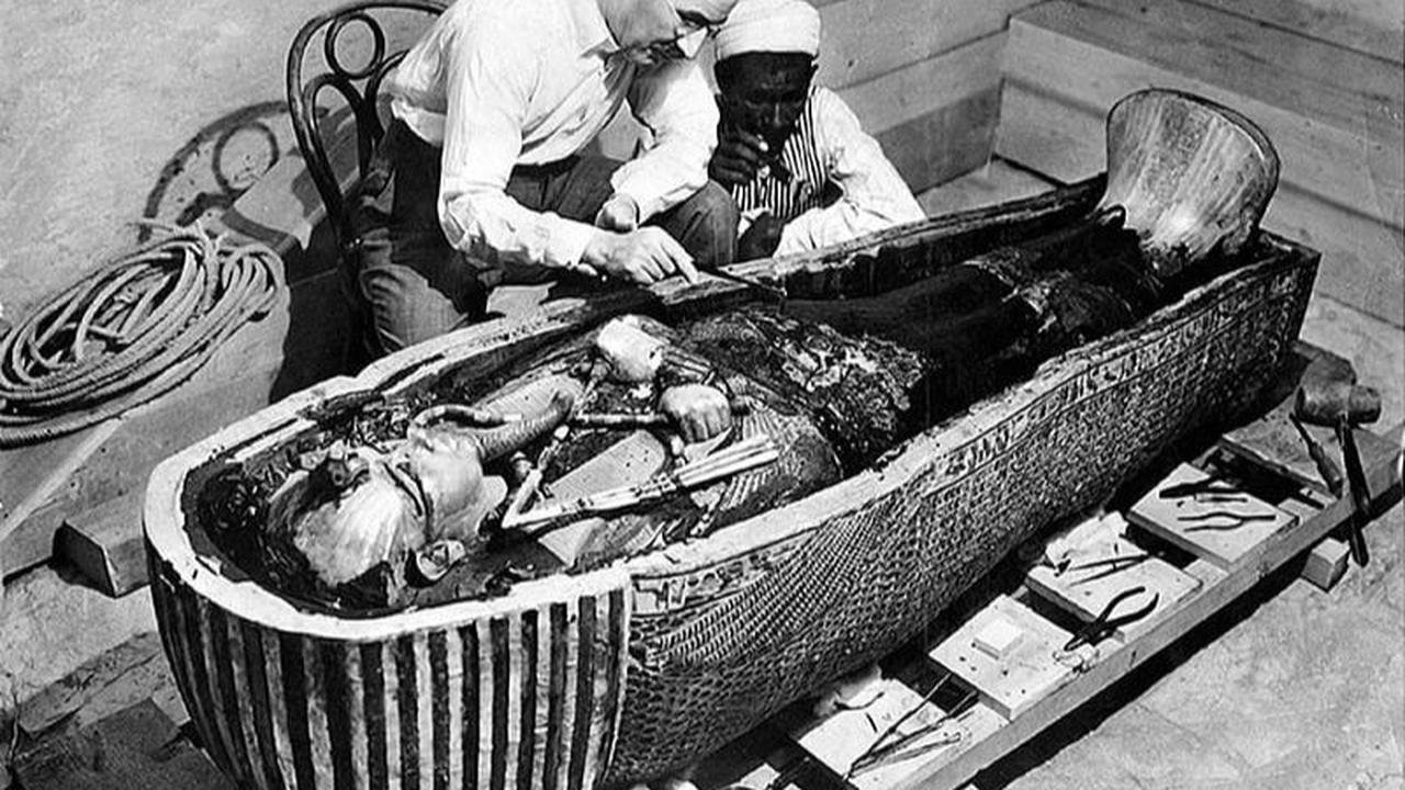 9. Raja Tutankhamun