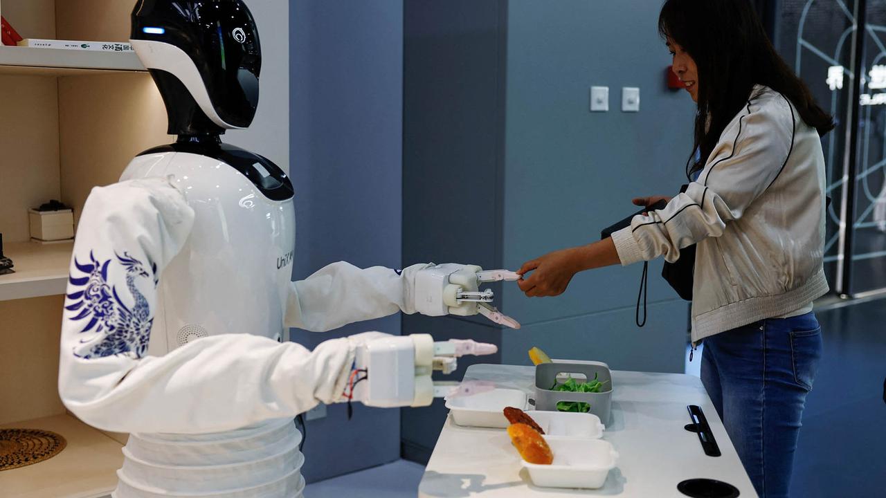 FOTO: Canggihnya Robot Robot Humanoid di Kawasan Industri Robotika Beijing