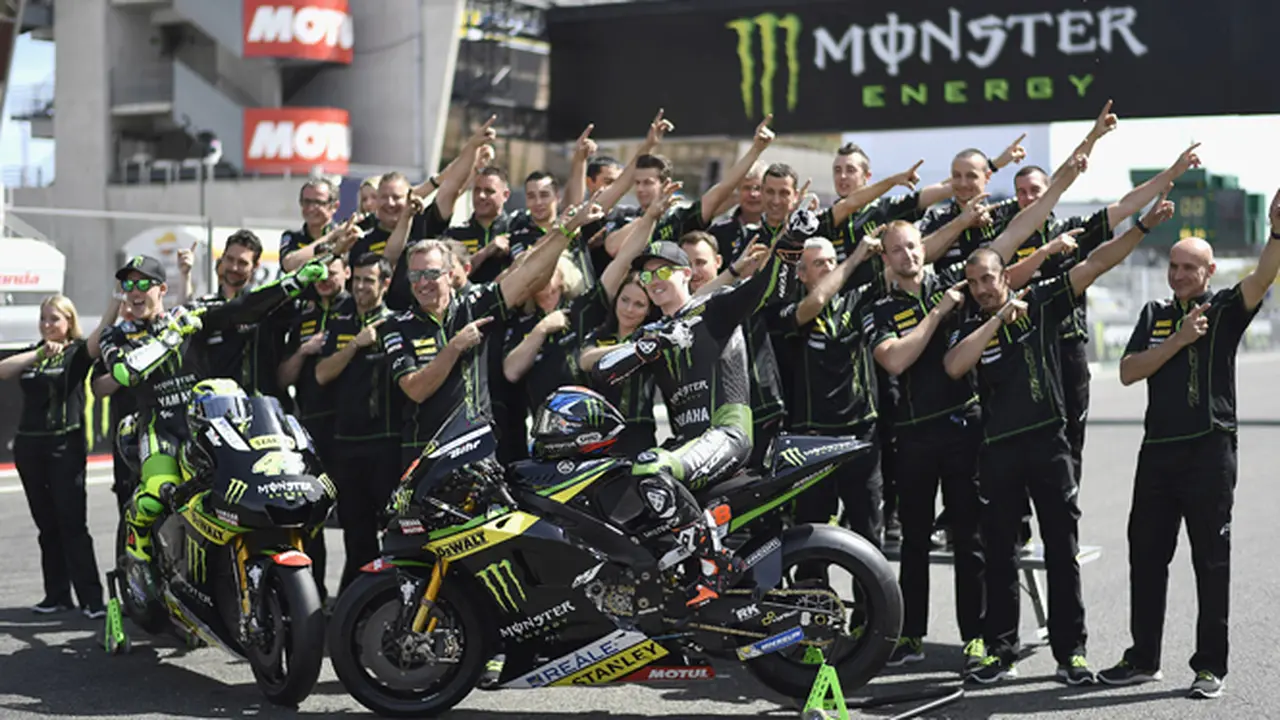 Cuma Modal Selfie, Kamu Bisa Nonton MotoGP di Sepang!