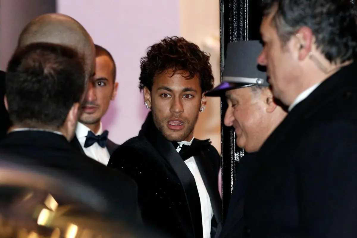 Neymar Gelar Pesta Ulang Tahun