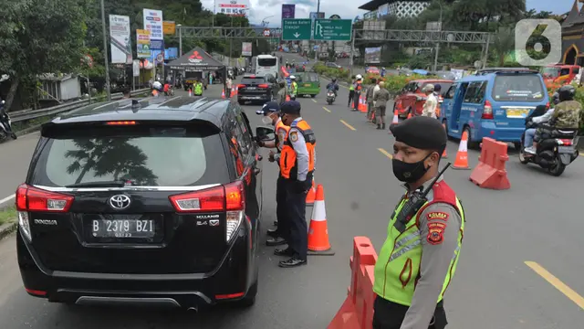 Jalur Puncak Jelang Malam Pergantian Tahun