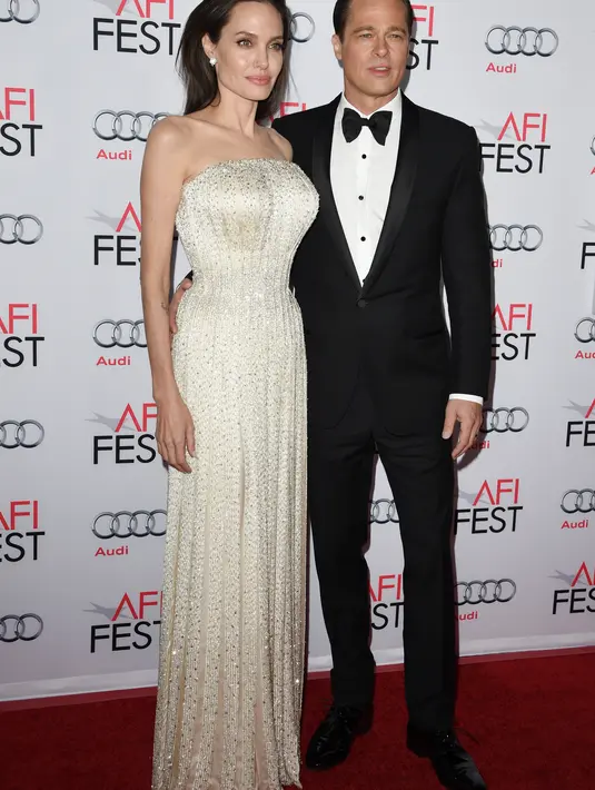 Tetap berdiri pada prinsipnya, hingga saat ini Jolie enggan berkomentar lebih lanjut soal perceraiannya. Ia juga ingin agar kehidupan pribadi keluarganya tetap terjaga. (AFP/Bintang.com)