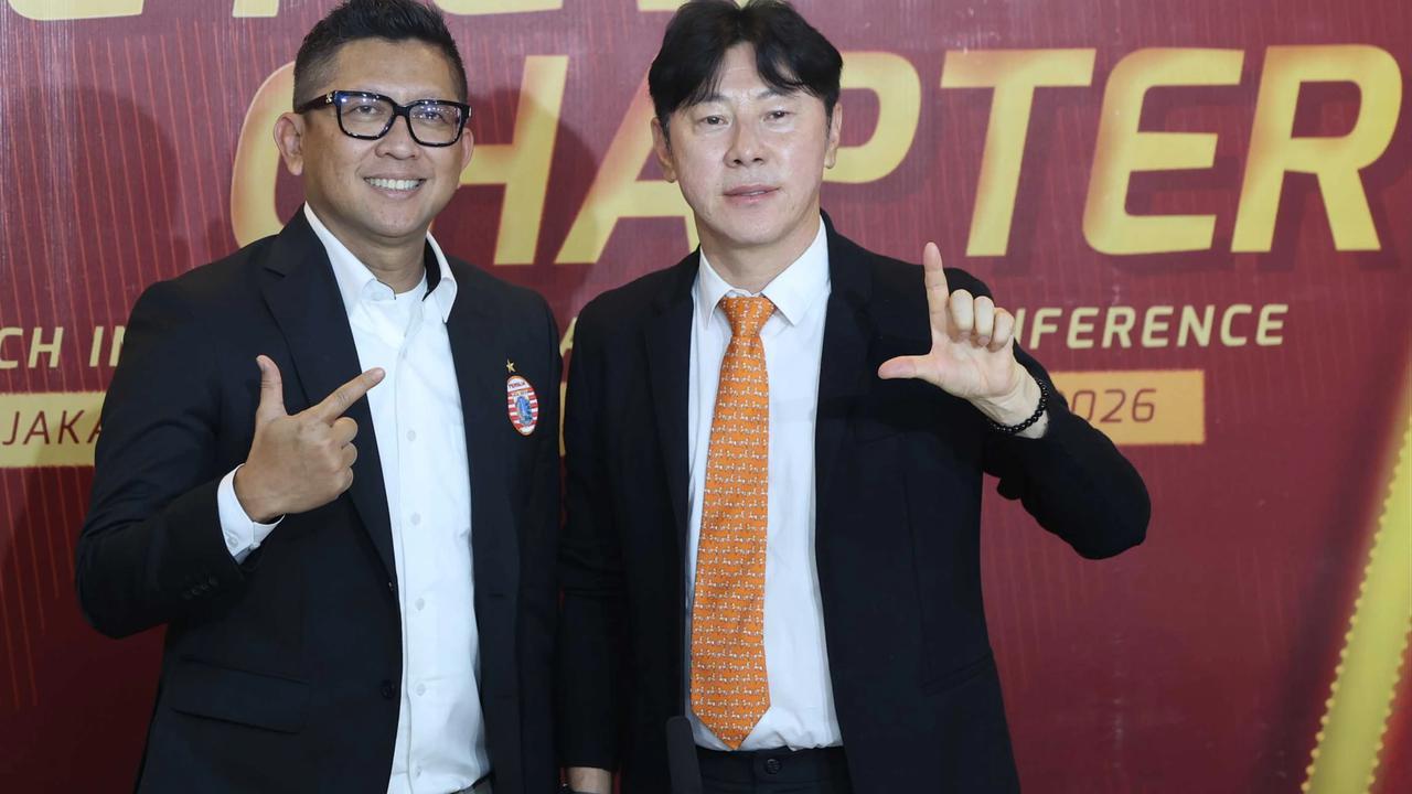 FOTO: Shin Tae-yong Resmi Tangani Persija Tiga Musim