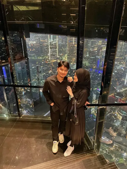 <p>Alvin Faiz dan Henny Rahman (Instagram/hennyyrahman)</p>