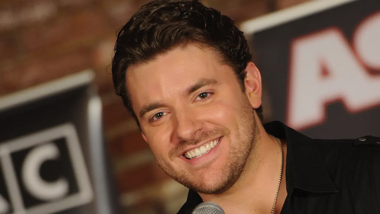 [Bintang] Chris Young