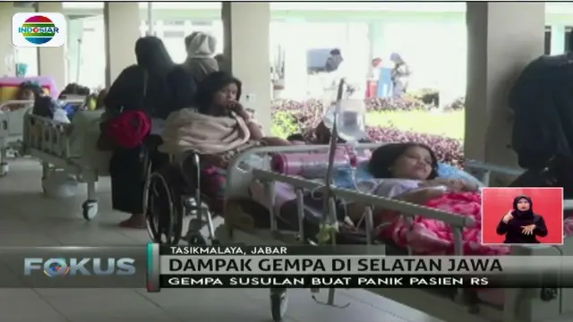 Gempa sempat membuat sejumlah pasien di Rumah Sakit Singaparna Medika Citrautama (SMC) panik dan dipindahkan ke luar gedung.