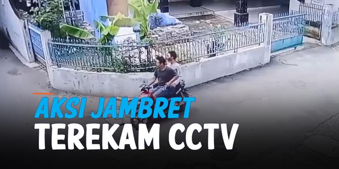 VIDEO: Viral Rekaman CCTV Dua Pria Rampas HP Mahasiswi di Medan, Korban Terpelanting