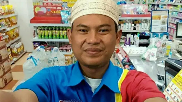 6 Editan Foto Penyanyi Hits Indonesia Jadi Kasir Minimarket Ini Kocak