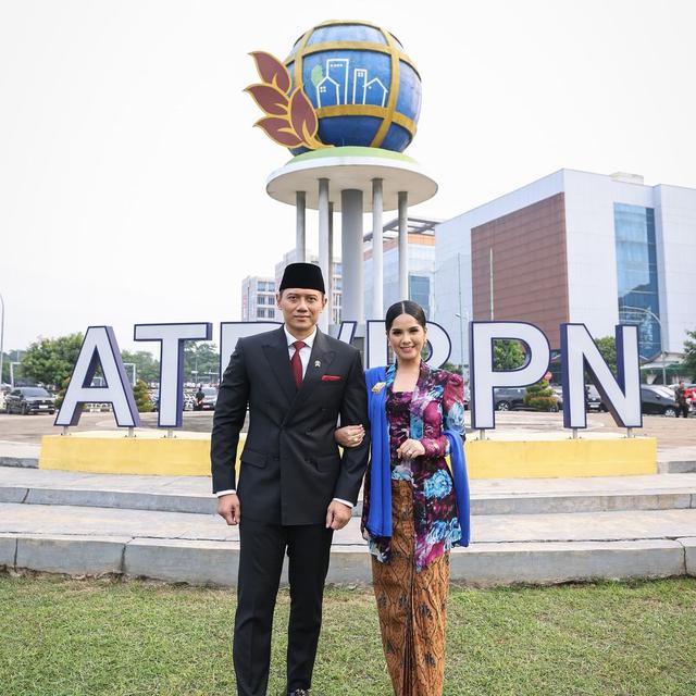 6 Potret Annisa Pohan Pakai Kebaya ketika Dampingi AHY, Aura Makin Terpancar