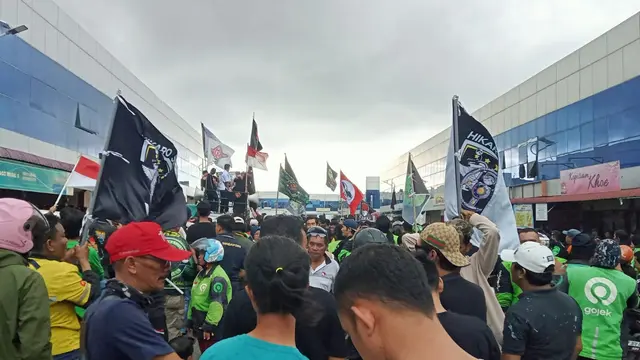 Ojek Online Unjuk Rasa